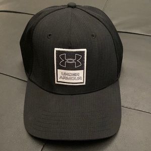 Under Armour Adjustable Iso-Chill Armourvent Trucker Hat / Cap!!